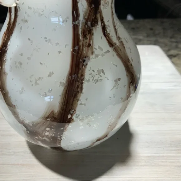 Hand Blown Ruffle Vas - Picture 2 of 4